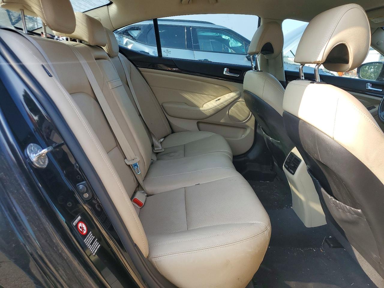 2014 Kia Cadenza Premium Black vin: KNALN4D70E5137931