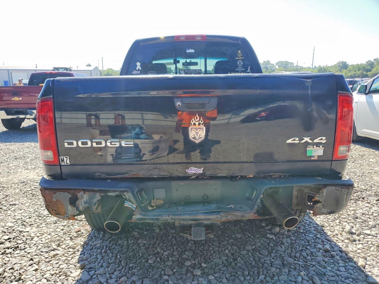 2004 Dodge Ram 1500 St Black vin: 1D7HU18D24S583076