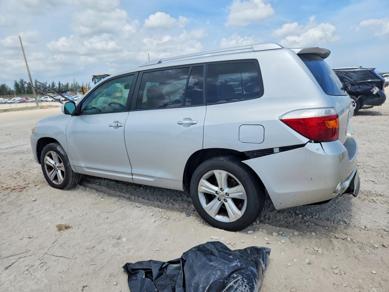 2010 Toyota Highlander Limited Silver vin: 5TDYK3EH2AS015885