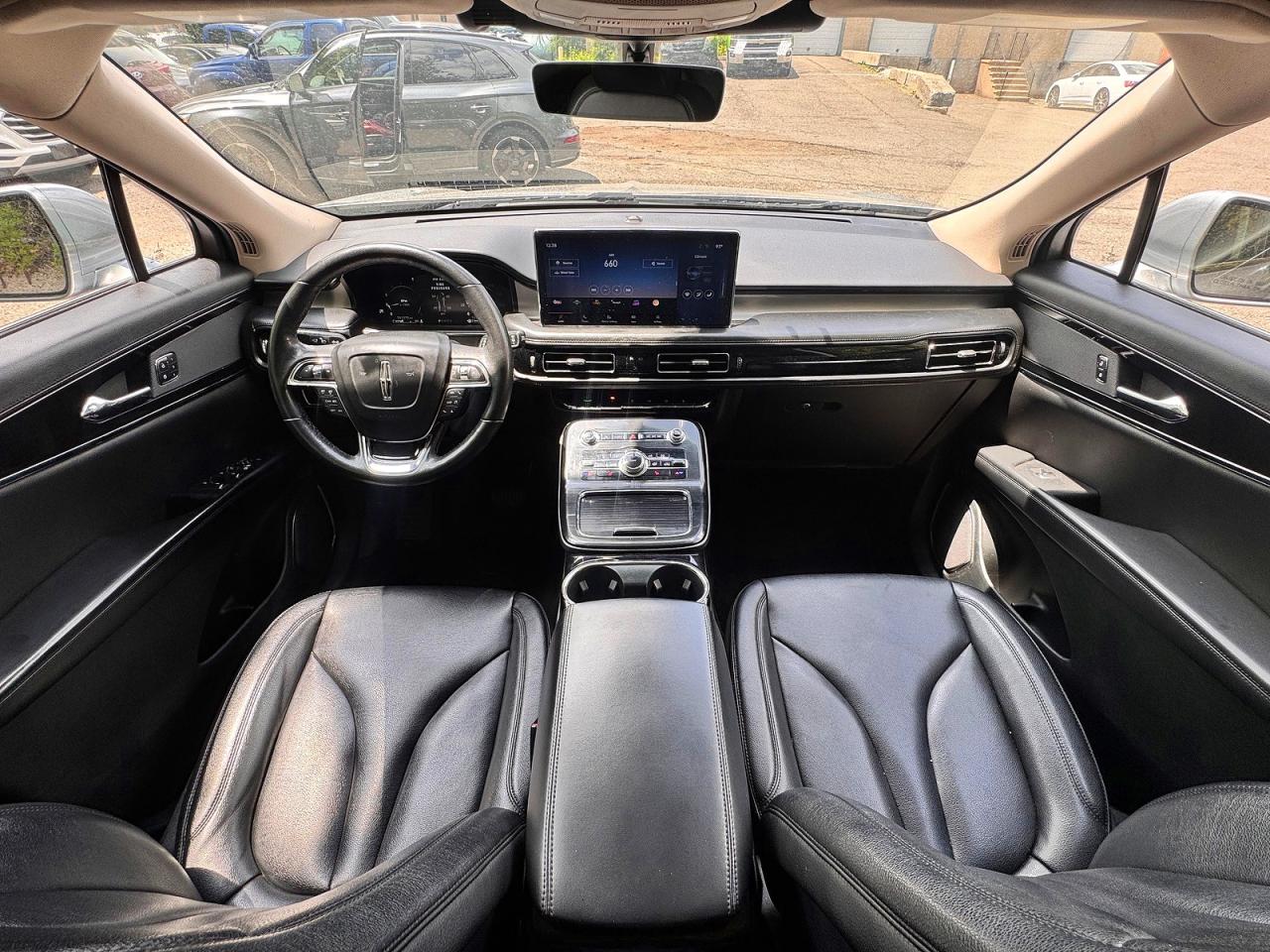 2022 Lincoln Nautilus Gray vin: 2LMPJ8J93NBL13332
