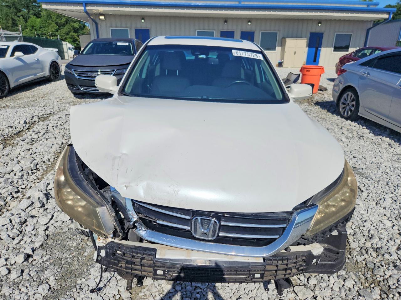 2013 Honda Accord Touring White vin: 1HGCR3F90DA040784