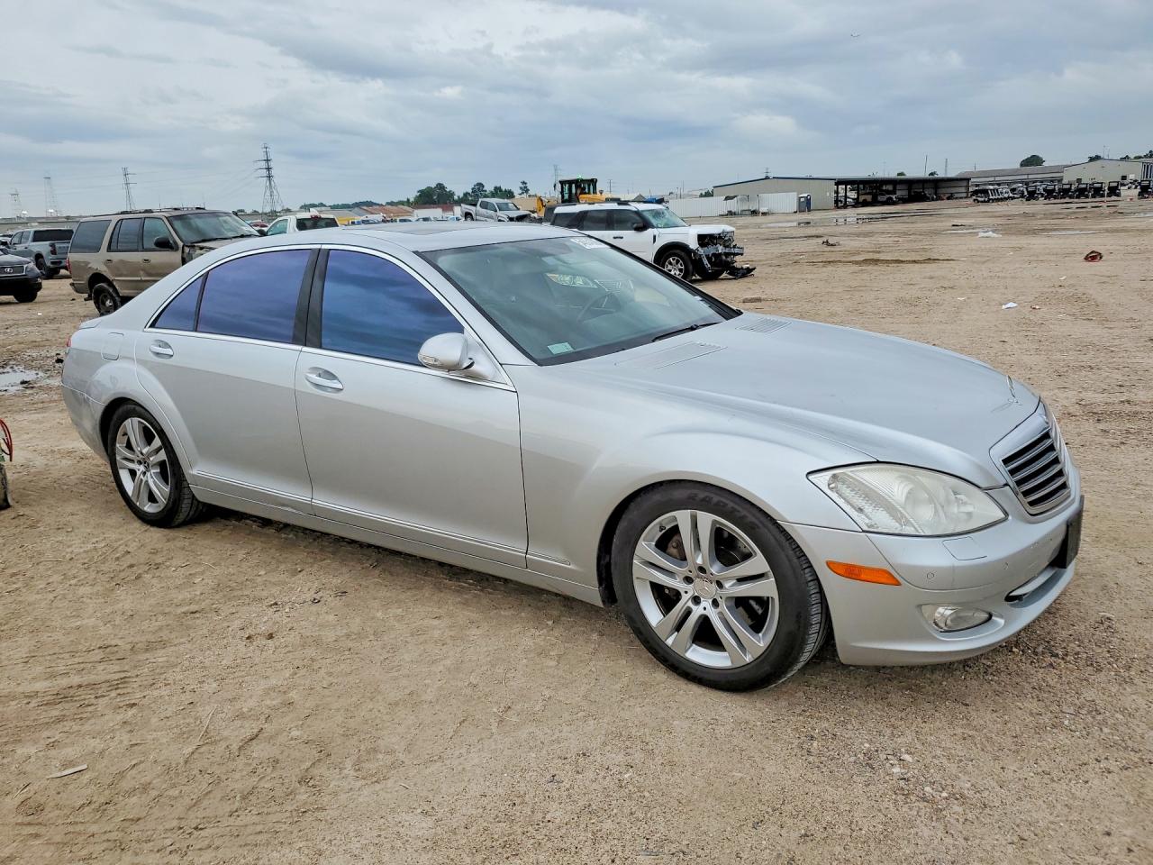 2007 Mercedes-benz S 550 Silver vin: WDDNG71XX7A143506