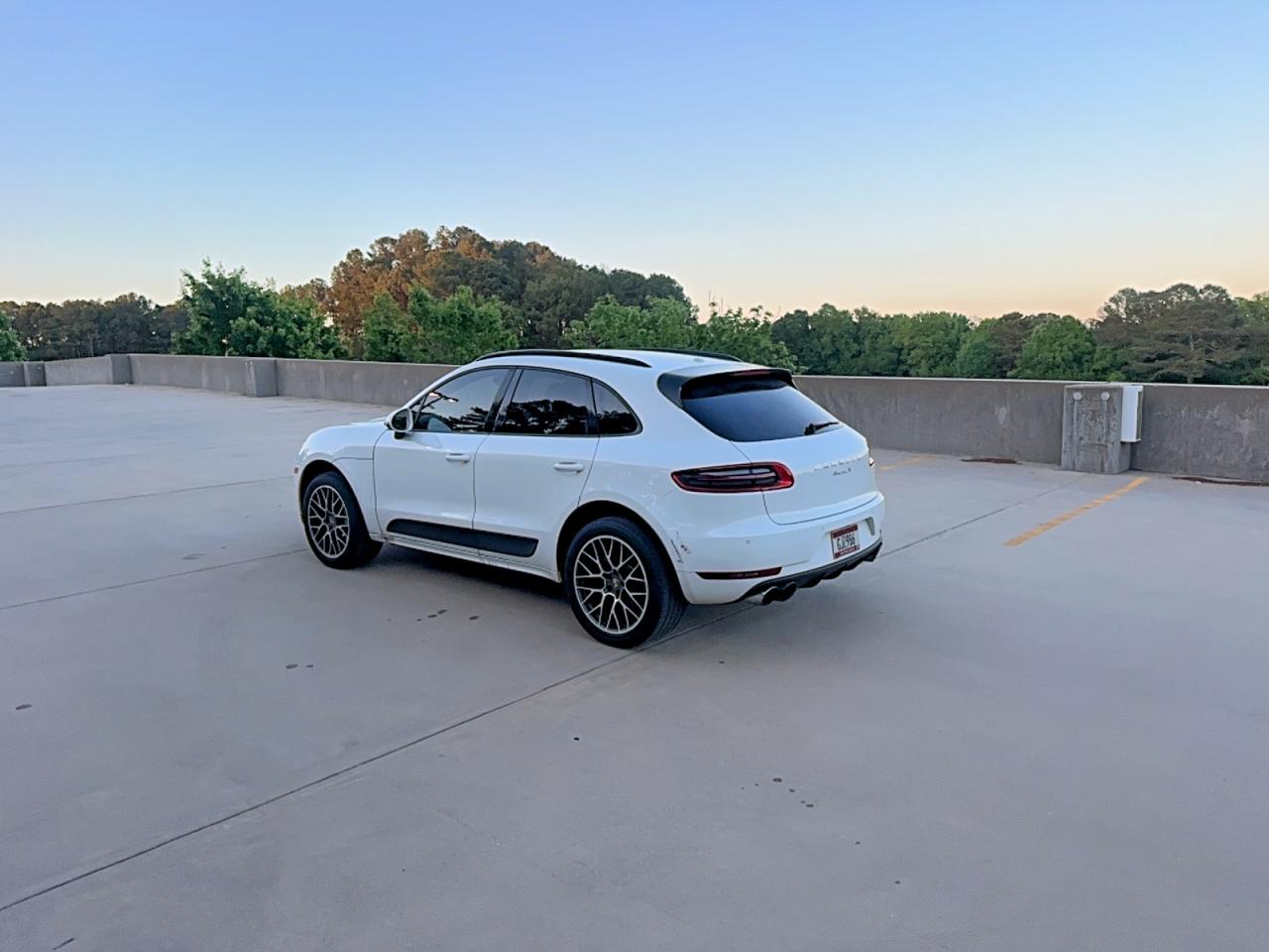 2015 Porsche Macan S White vin: WP1AB2A54FLB65950