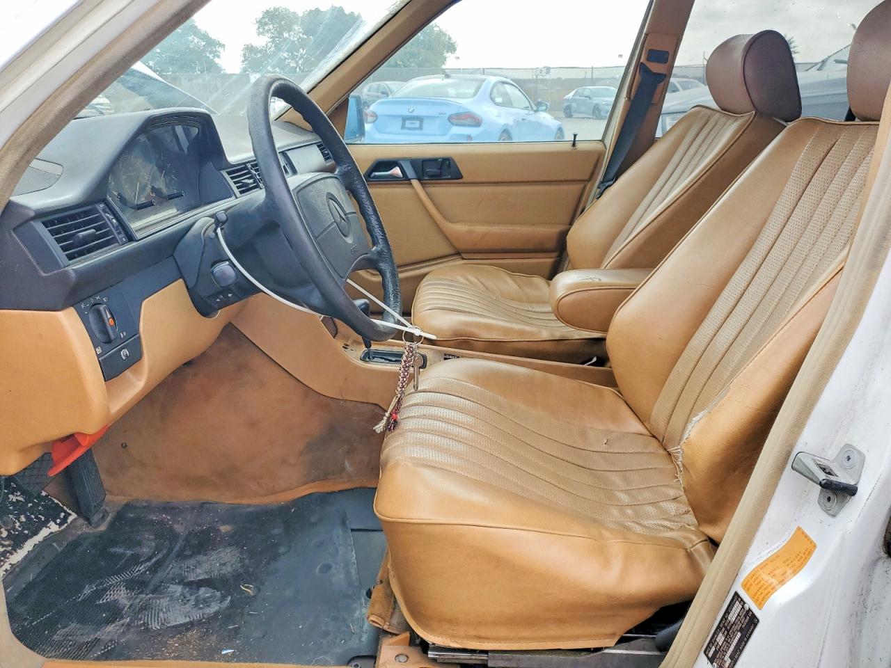 1987 Mercedes-benz 300 Tdt White vin: WDBEB93D0HF040489