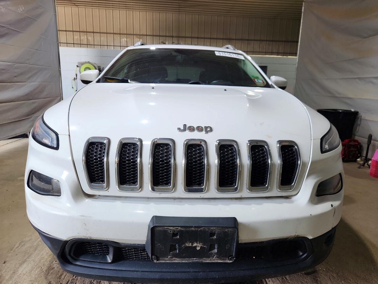 2015 Jeep Cherokee Latitude White vin: 1C4PJMCB0FW635239