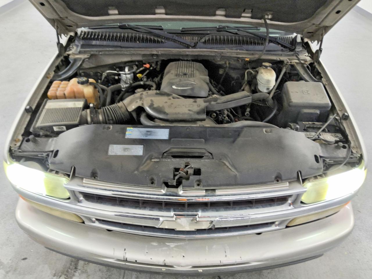 2004 Chevrolet Tahoe C1500 Tan vin: 1GNEC13T54R174096