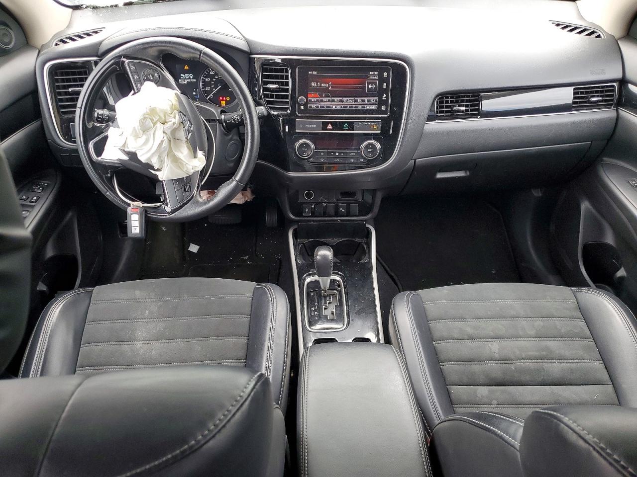 2019 Mitsubishi Outlander Se Белый vin: JA4AD3A32KZ055450