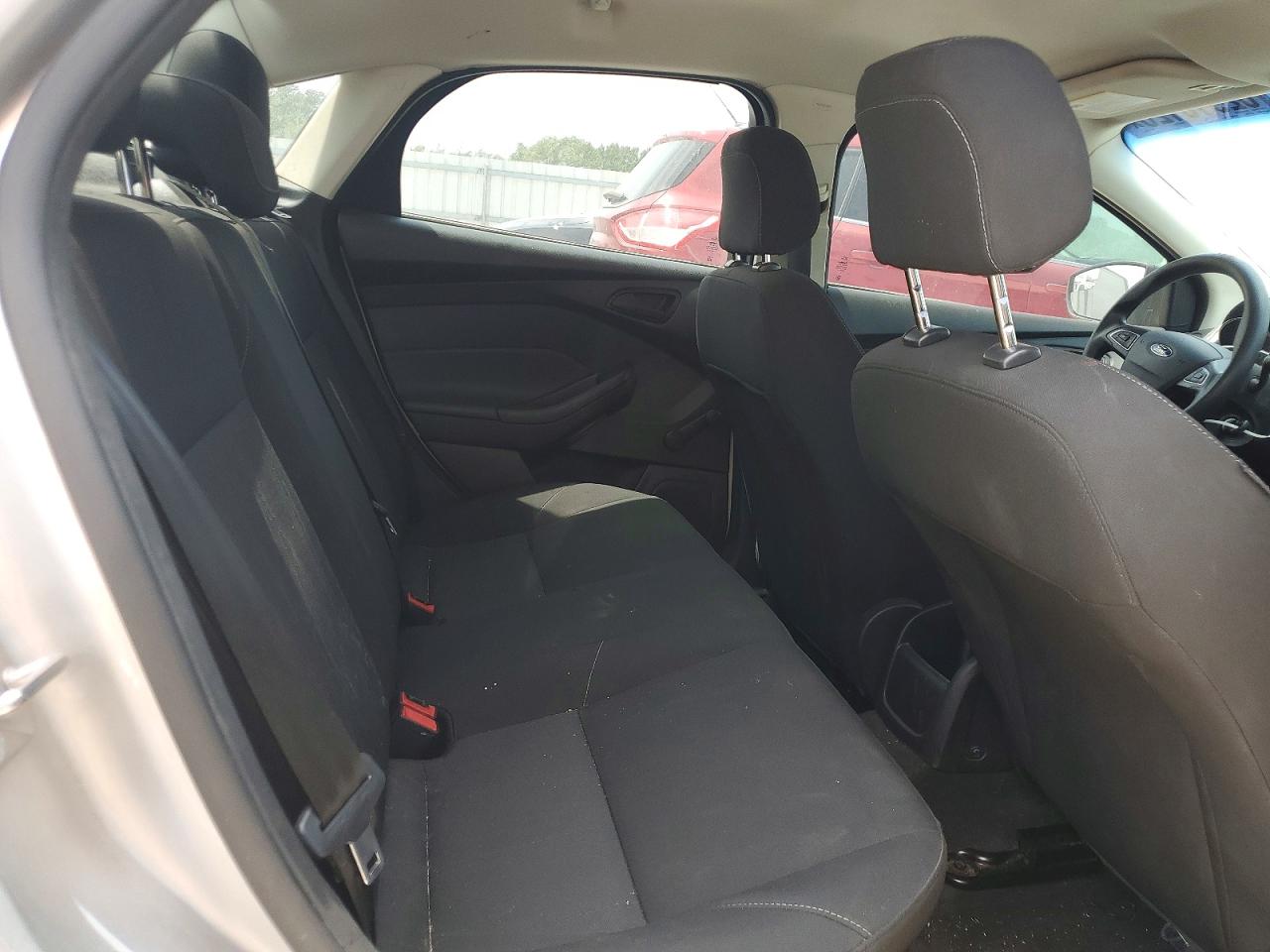 2015 Ford Focus S Silver vin: 1FADP3E27FL275015