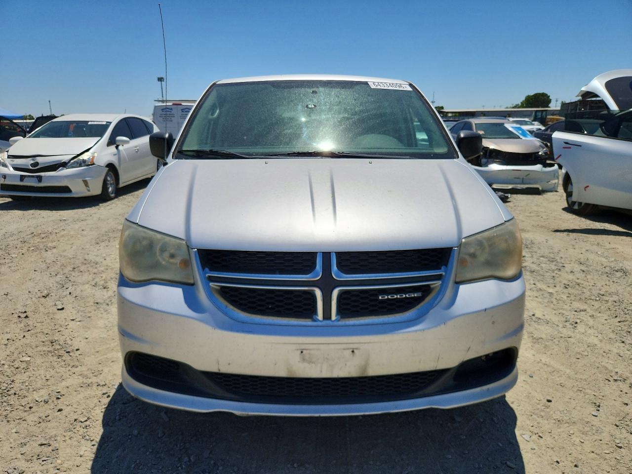2011 Dodge Grand Caravan Express Silver vin: 2D4RN4DG7BR700391