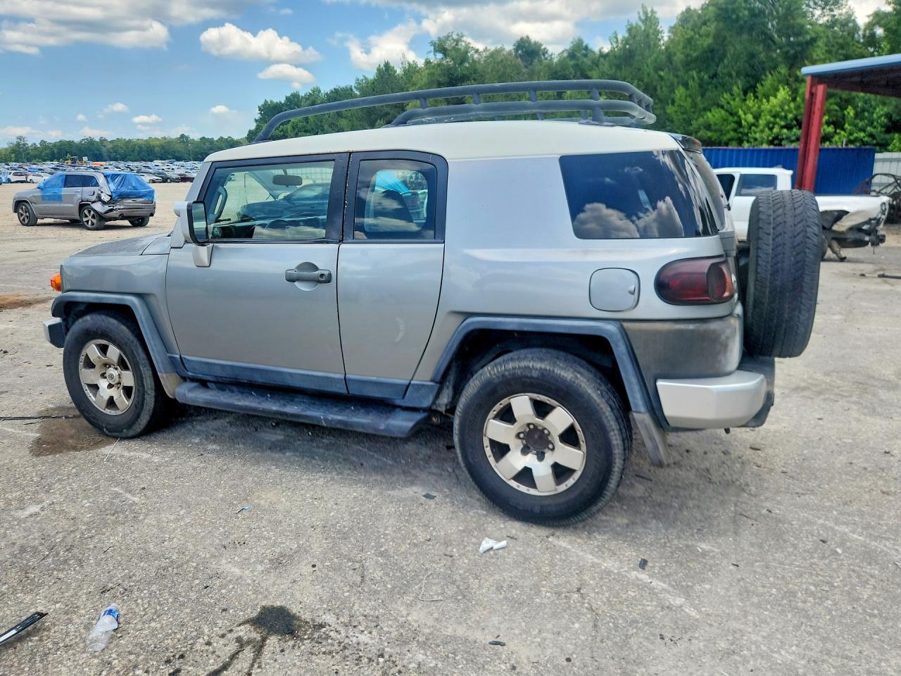 2010 Toyota Fj Cruiser Base Silver vin: JTEZU4BF4AK008656