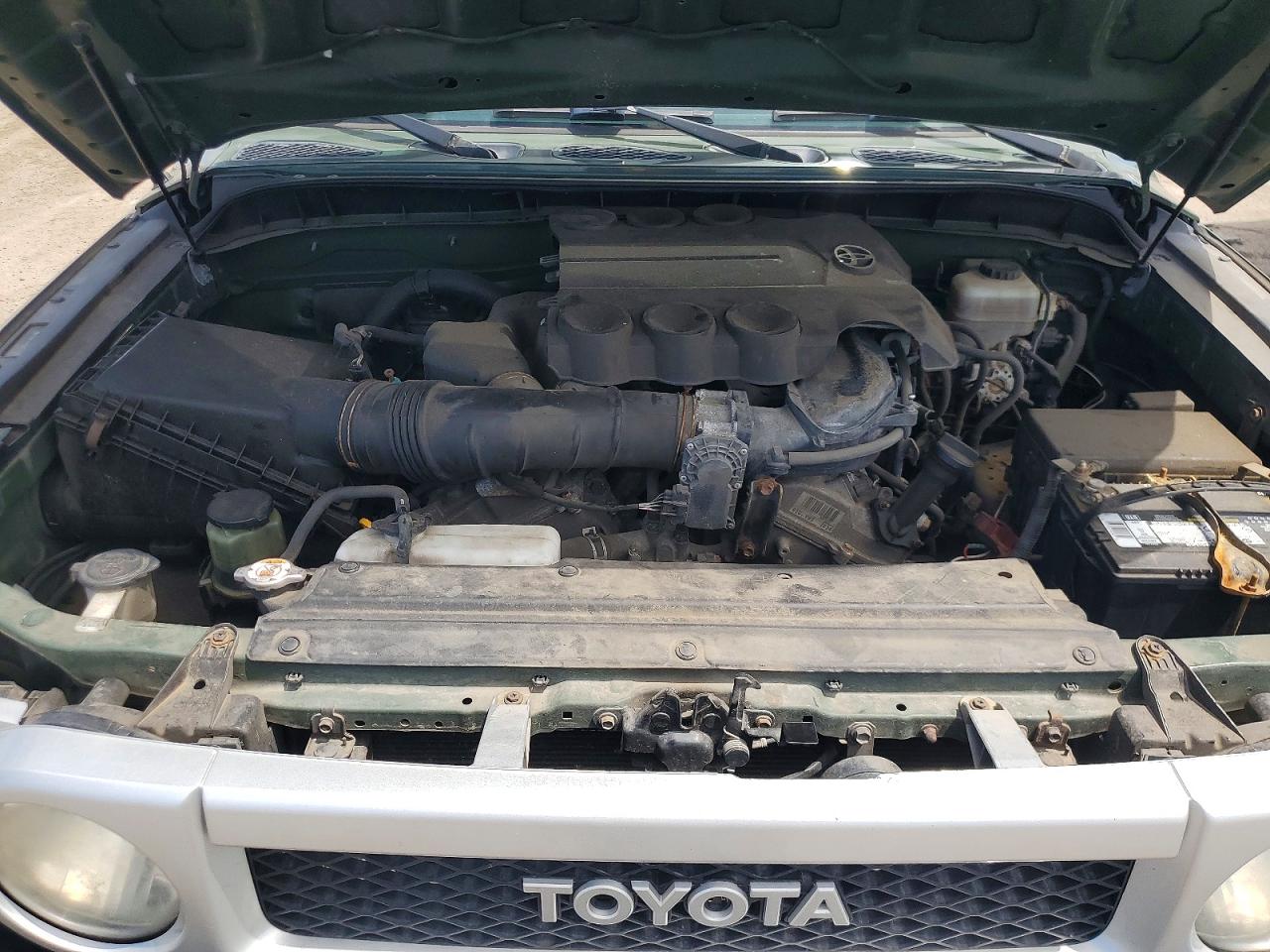 2010 Toyota Fj Cruiser Base Green vin: JTEBU4BF1AK084644