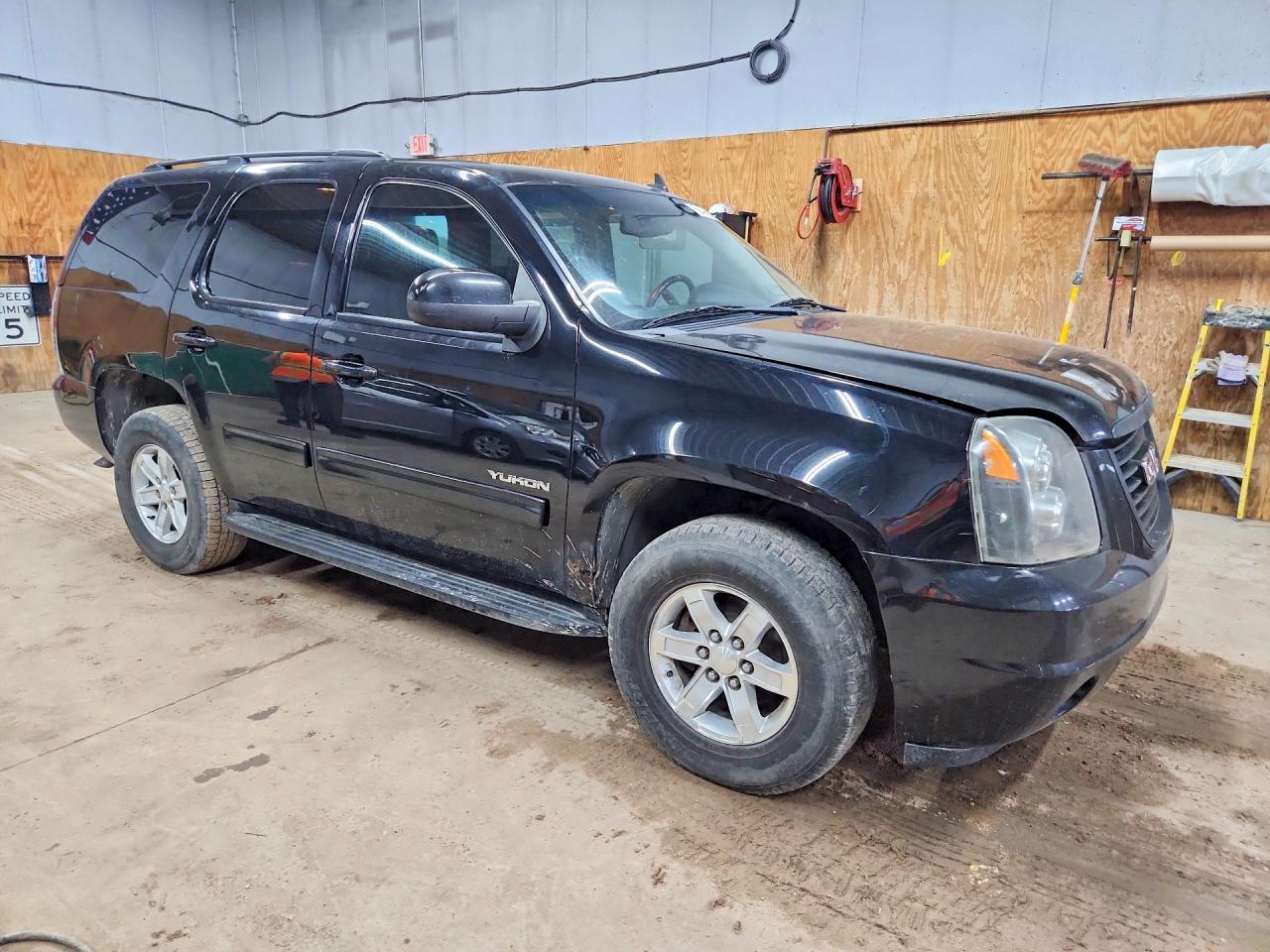 2014 Gmc Yukon Sle Black vin: 1GKS2AE02ER113084