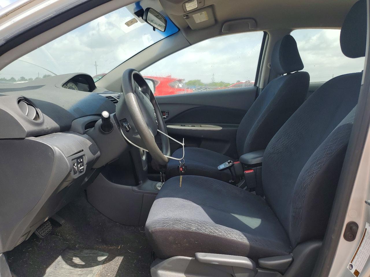 2007 Toyota Yaris Base Серебряный vin: JTDBT923X71048542