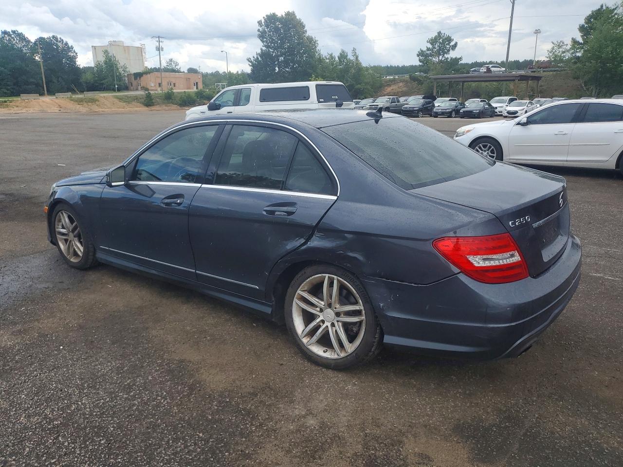 2013 Mercedes-benz C 250 Серый vin: WDDGF4HB9DR278543