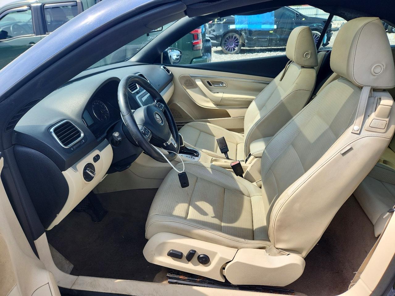 2012 Volkswagen Eos Komfort Blue vin: WVWBW7AHXCV014046