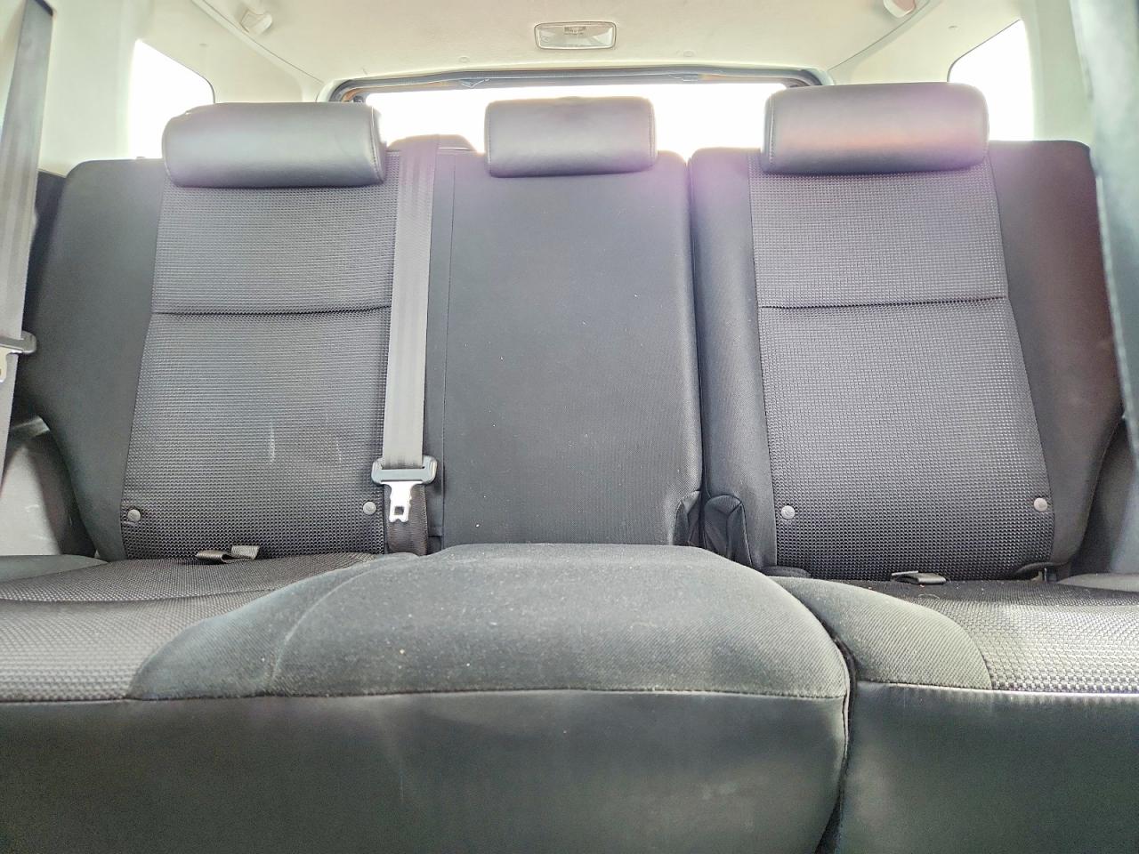 2008 Toyota Fj Cruiser Base Silver vin: JTEBU11F68K011229