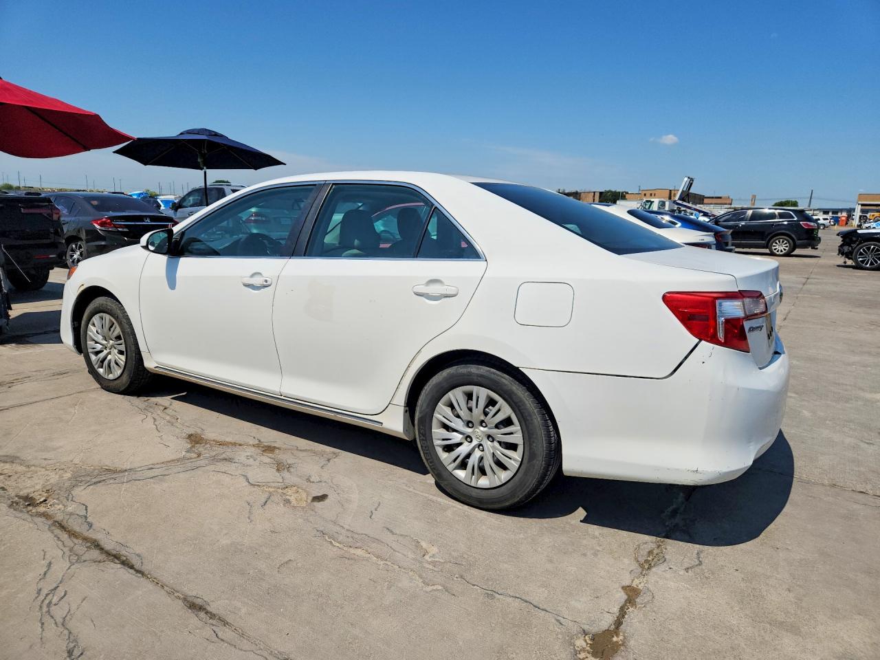 2012 Toyota Camry Le White vin: 4T1BF1FK2CU530971