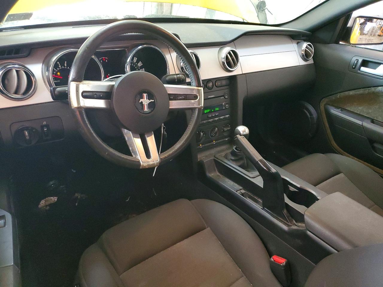 2006 Ford Mustang Желтый vin: 1ZVFT80N065115900
