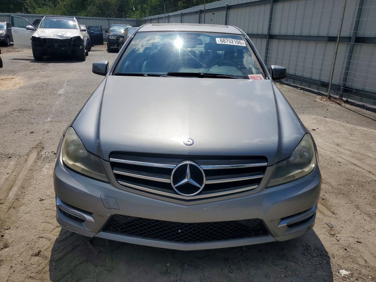 2013 Mercedes-benz C 250 Gray vin: WDDGF4HB0DA779352