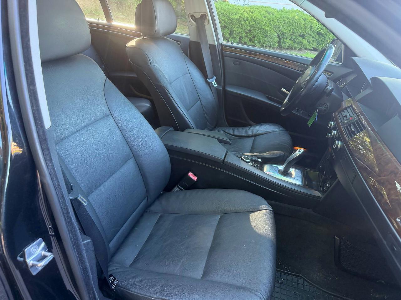 2010 Bmw 528 Xi Black vin: WBANV1C50AC159960