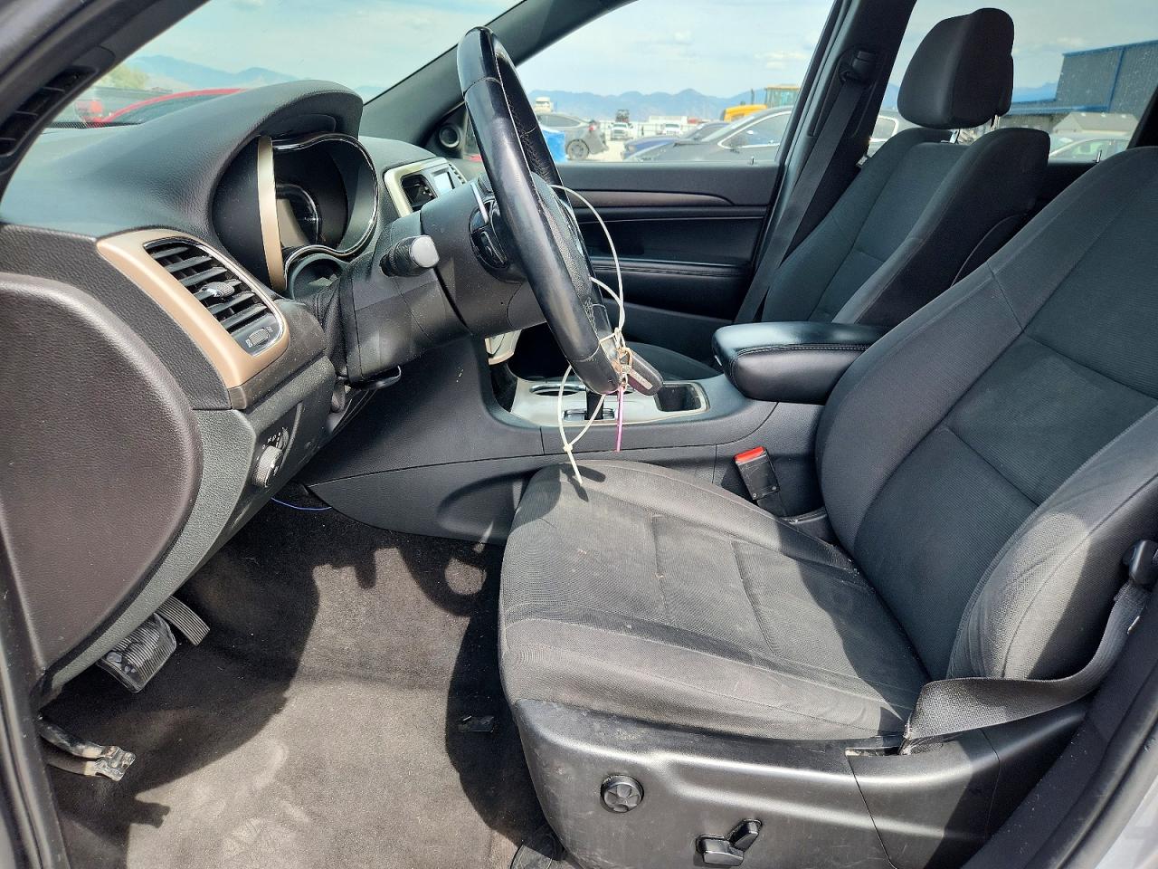 2015 Jeep Grand Cherokee Laredo Gray vin: 1C4RJFAG0FC923878