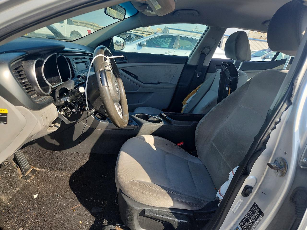 2015 Kia Optima Lx Серебряный vin: 5XXGM4A72FG354051