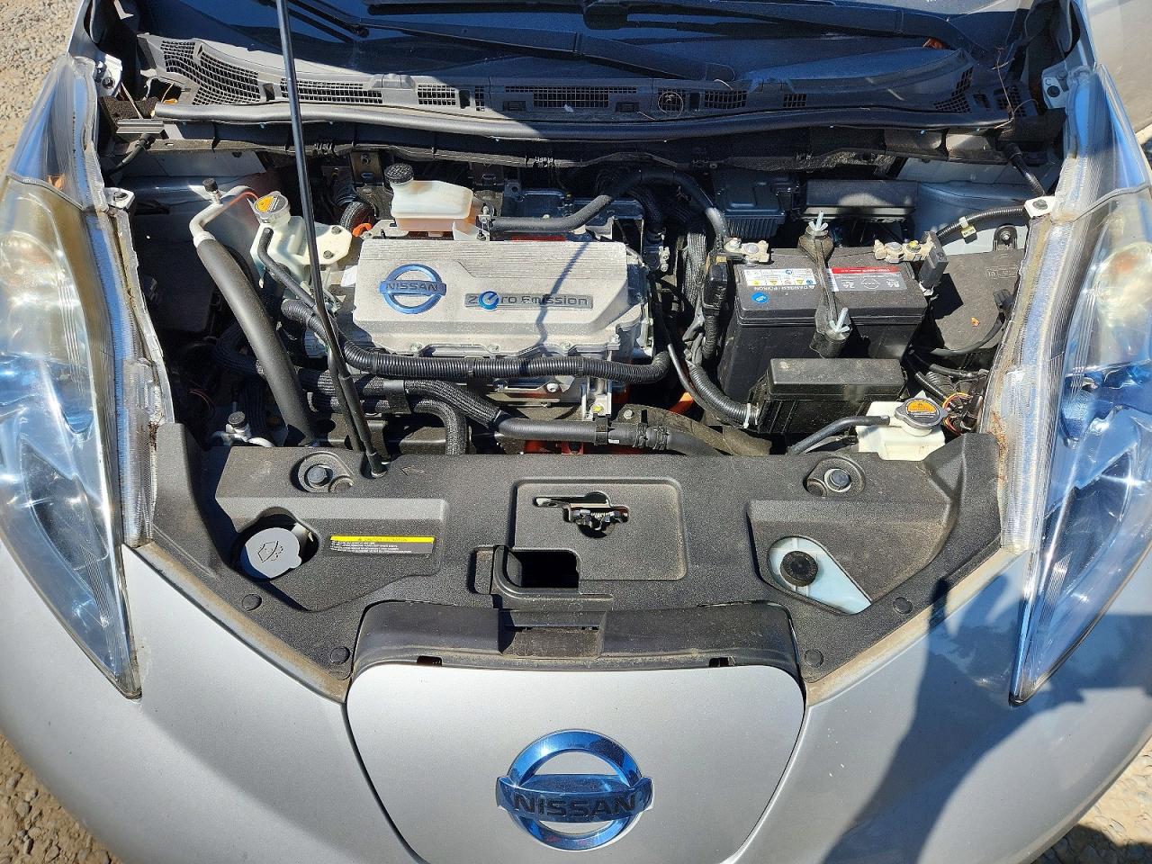 2011 Nissan Leaf Sv Silver vin: JN1AZ0CP4BT000834