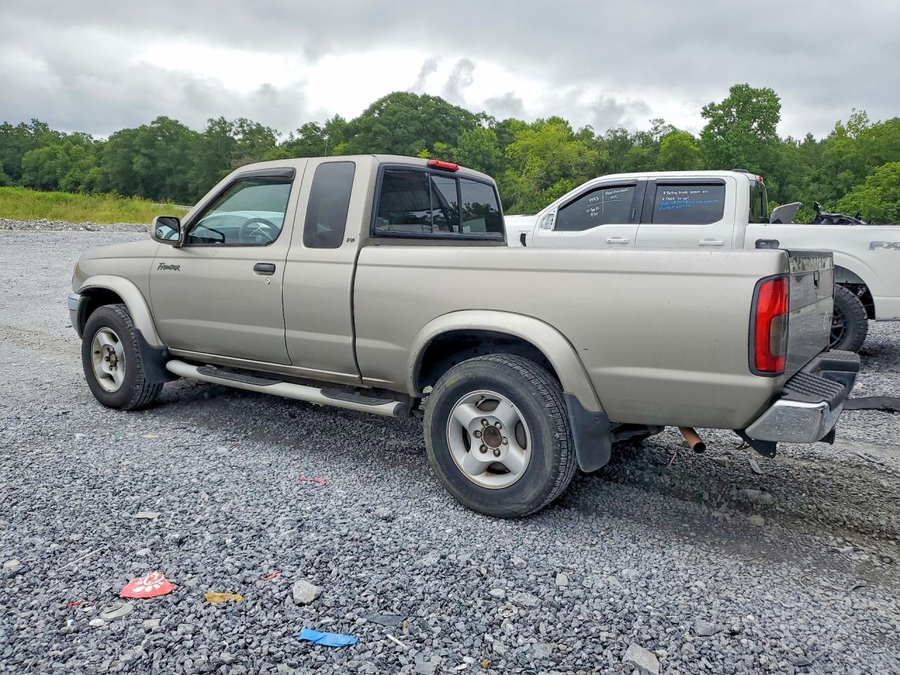 2000 Nissan Frontier Xe Desert Runner Silver vin: 1N6ED26T6YC321510