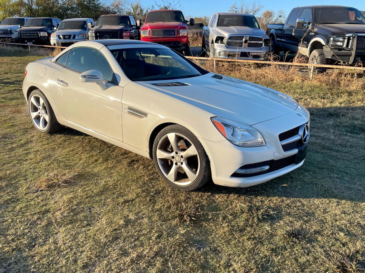 2012 Mercedes-benz Slk 350 White vin: WDDPK5HA1CF038430