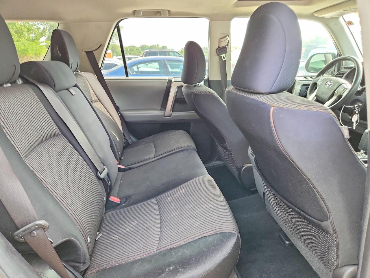 2011 Toyota 4runner Sr5 Silver vin: JTEBU5JR6B5069087