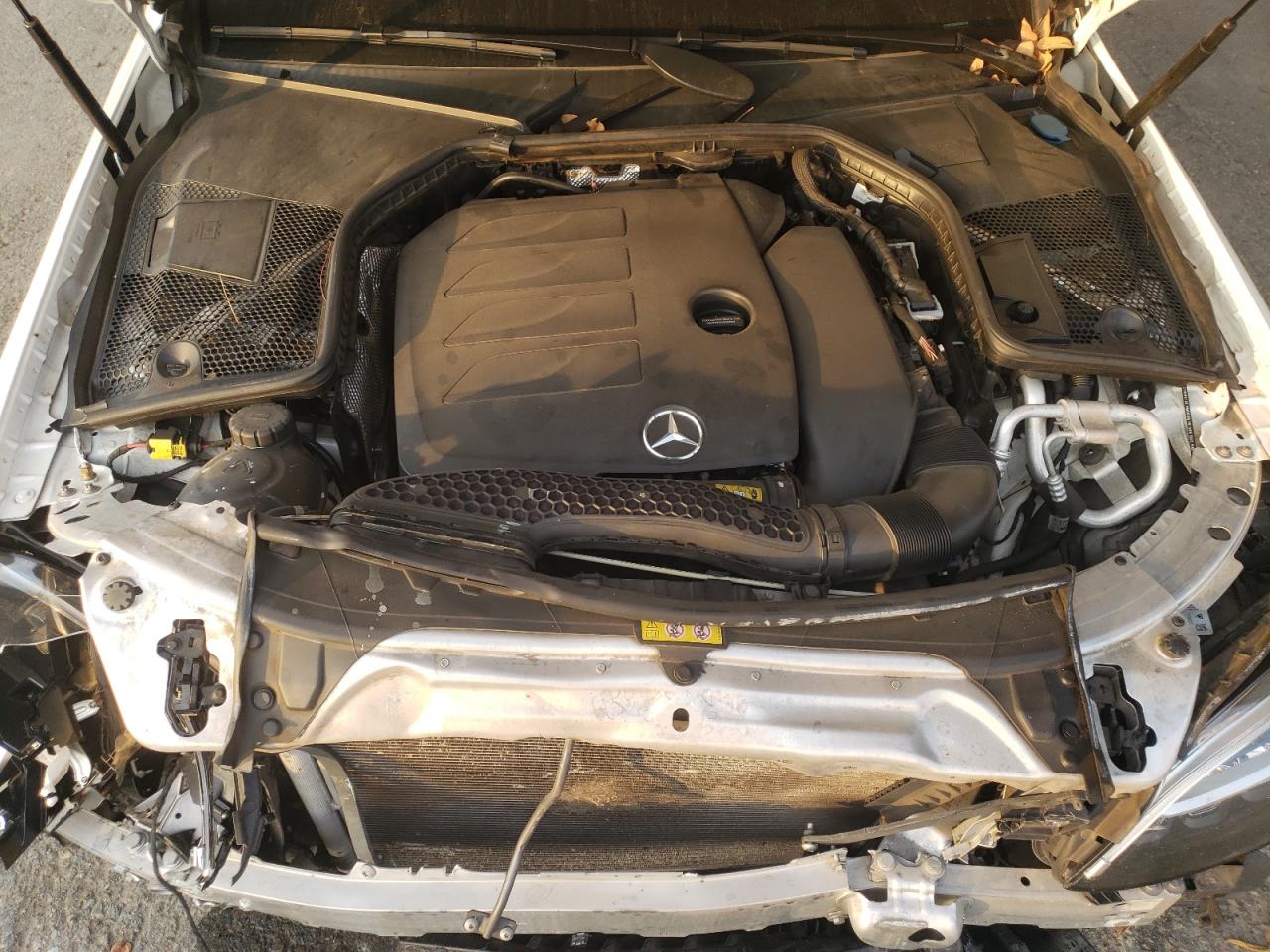 2019 Mercedes-benz C 300 White vin: 55SWF8DB0KU300790