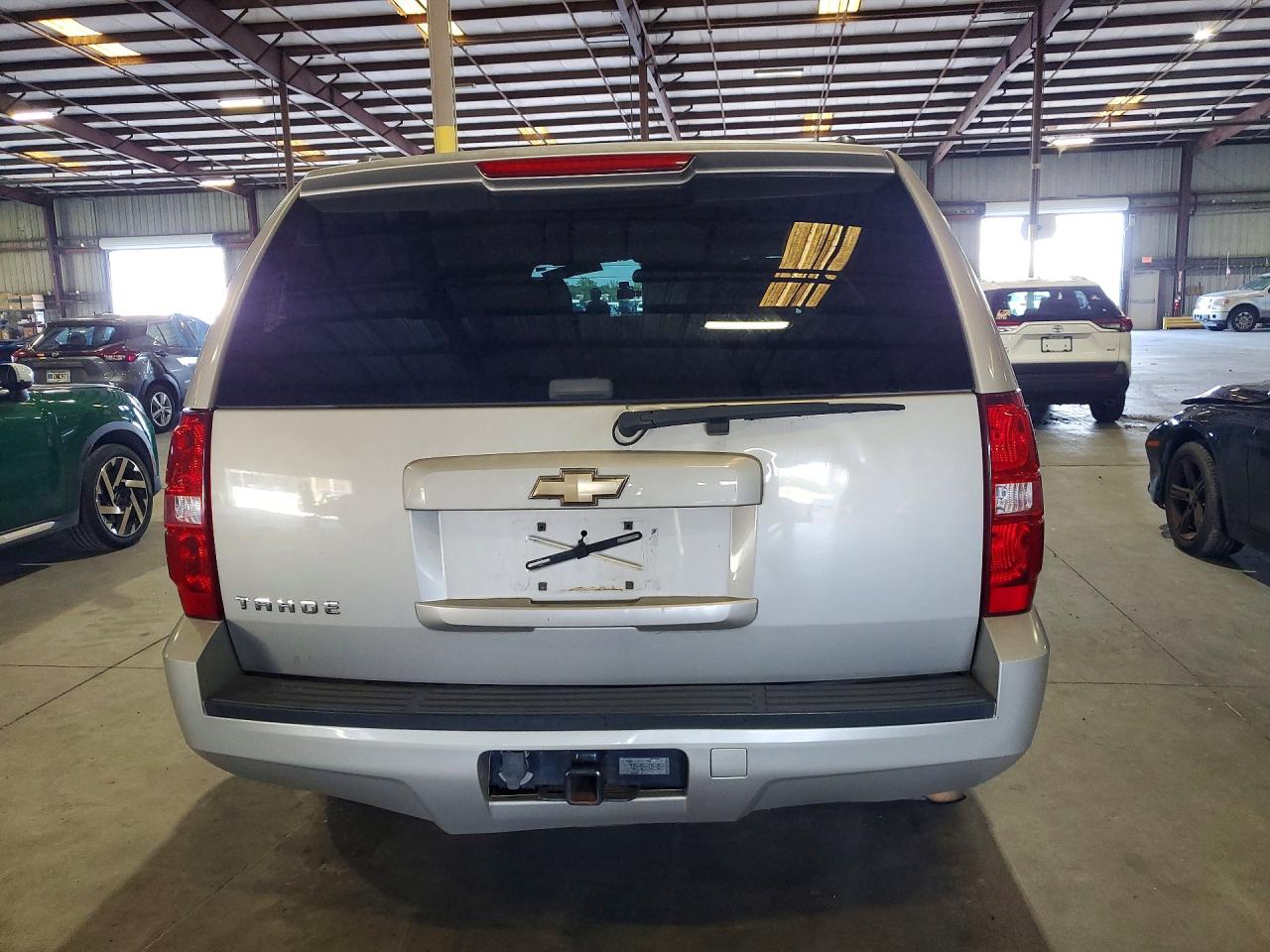 2008 Chevrolet Tahoe C1500 Silver vin: 1GNFC13C58R112482