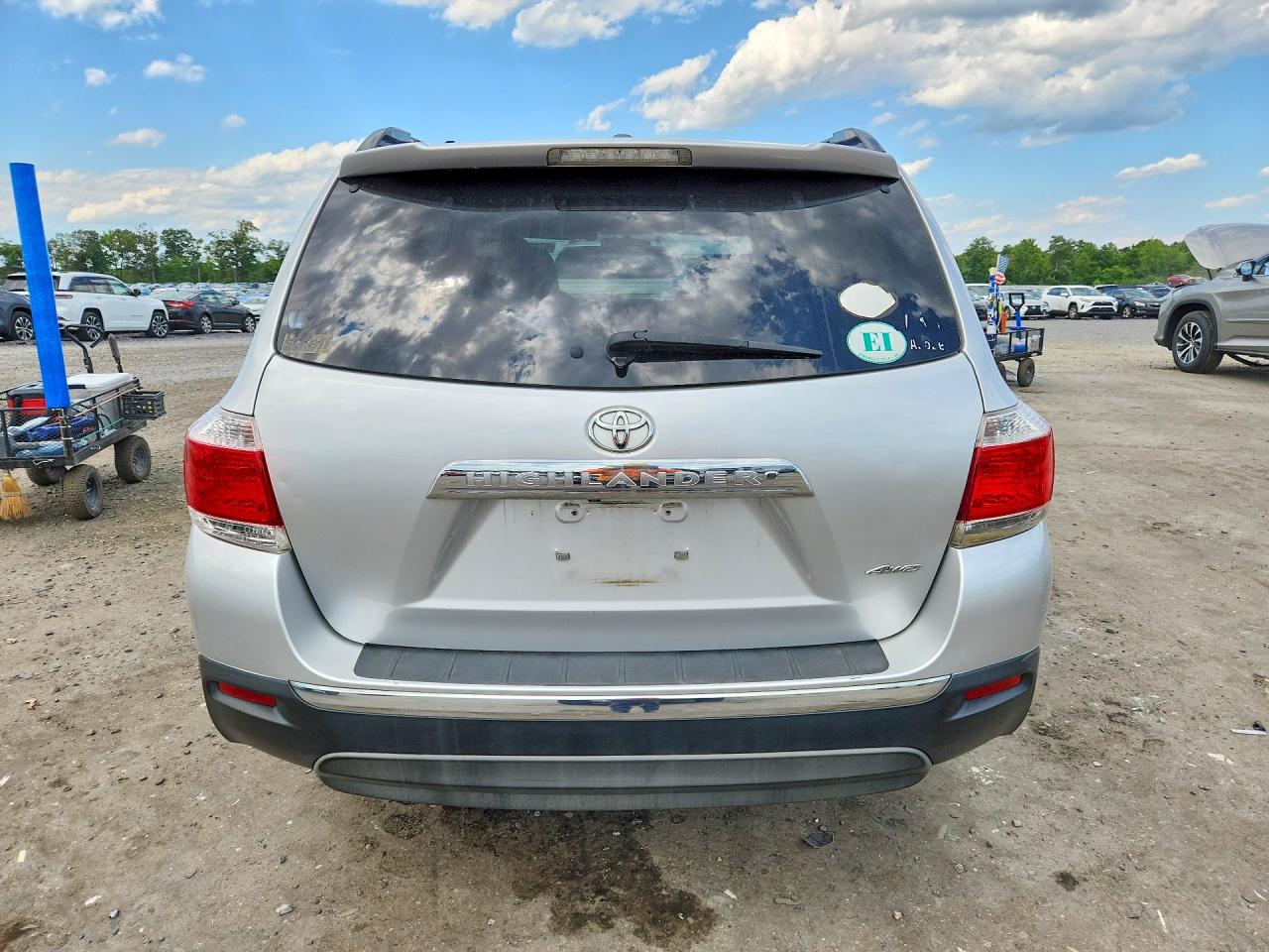2011 Toyota Highlander Base Silver vin: 5TDBK3EH1BS073204