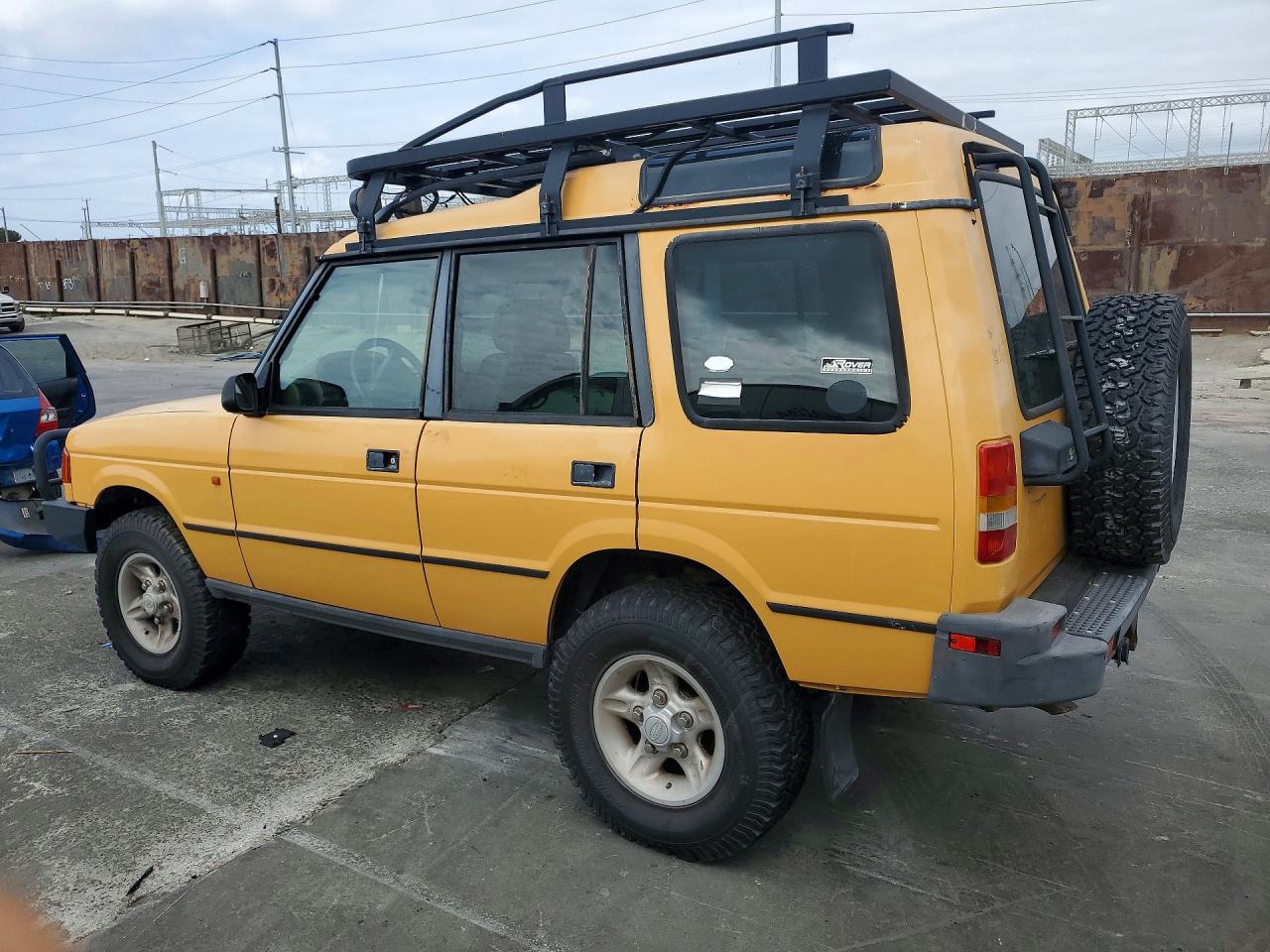 1998 Land Rover Discovery Yellow vin: SALJY1240WA759522