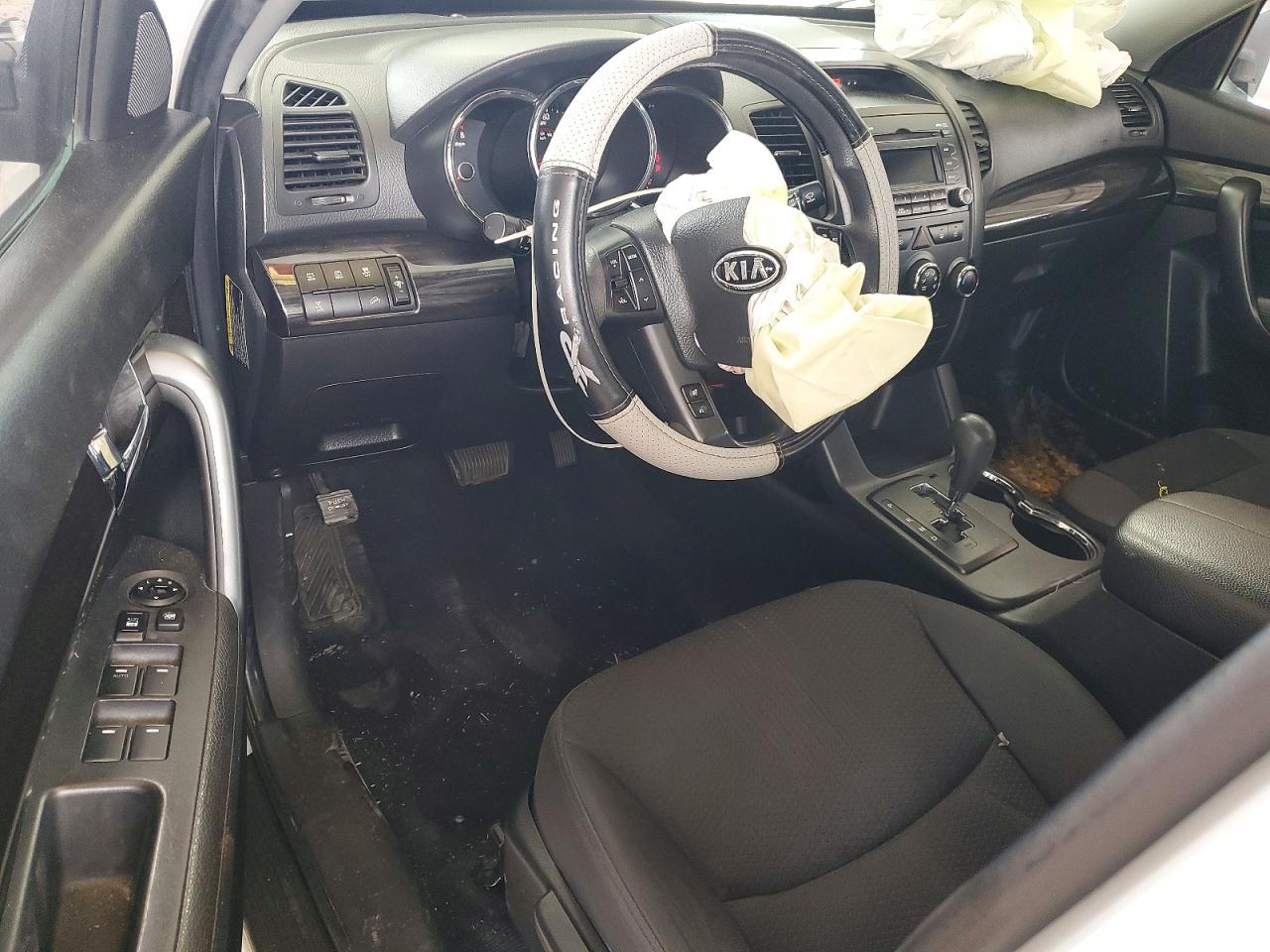 2011 Kia Sorento Lx White vin: 5XYKTDA2XBG133465
