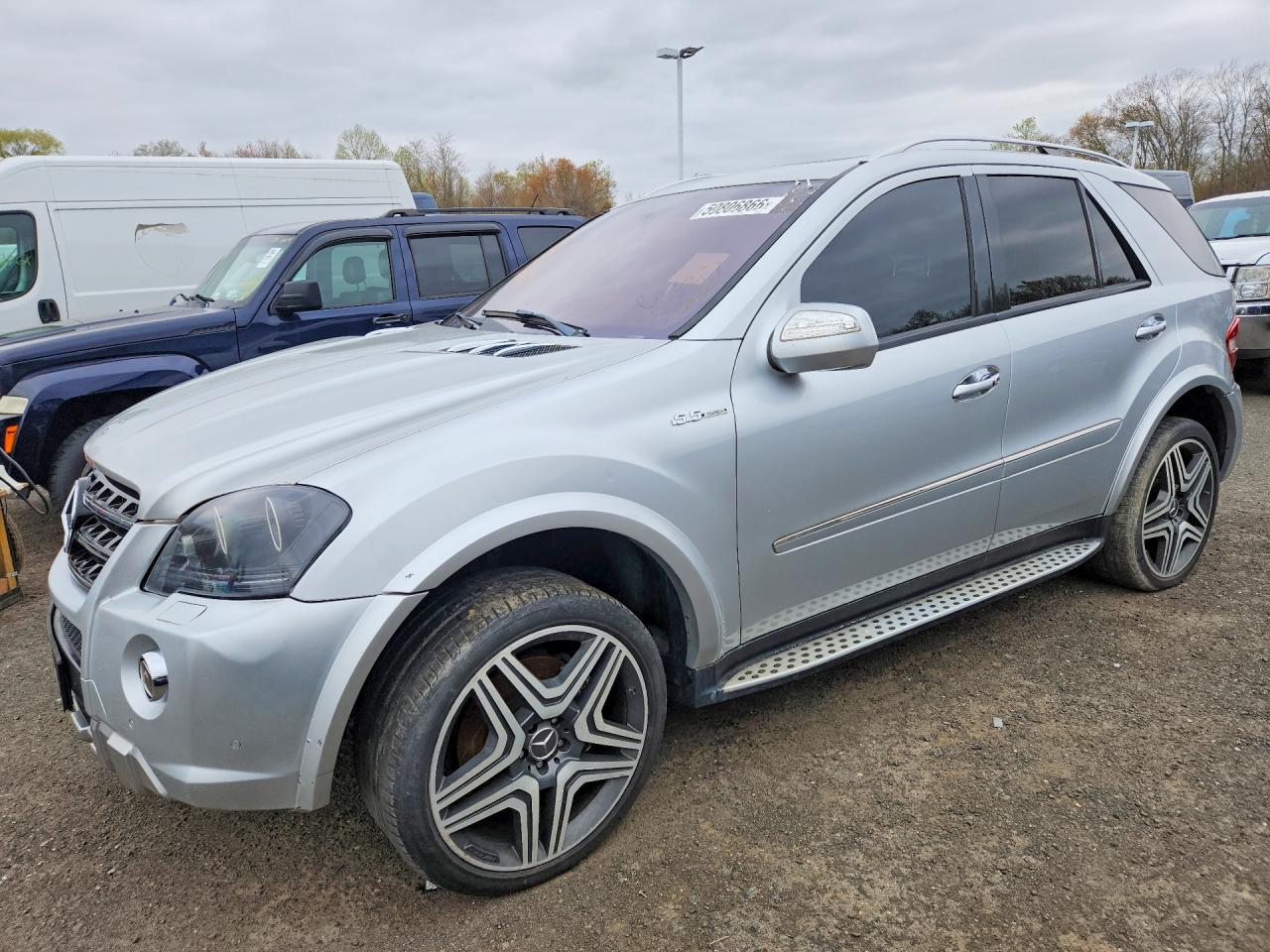 2010 Mercedes-benz Ml 550 4matic Серебряный vin: 4JGBB7CB7AA587779