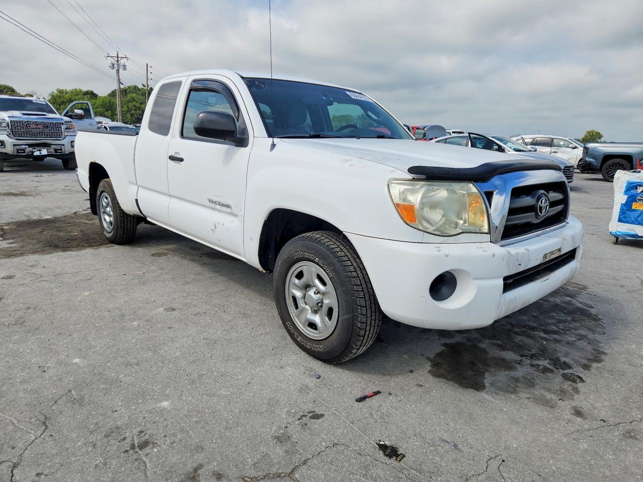2007 Toyota Tacoma Base White vin: 5TETX22N17Z355122