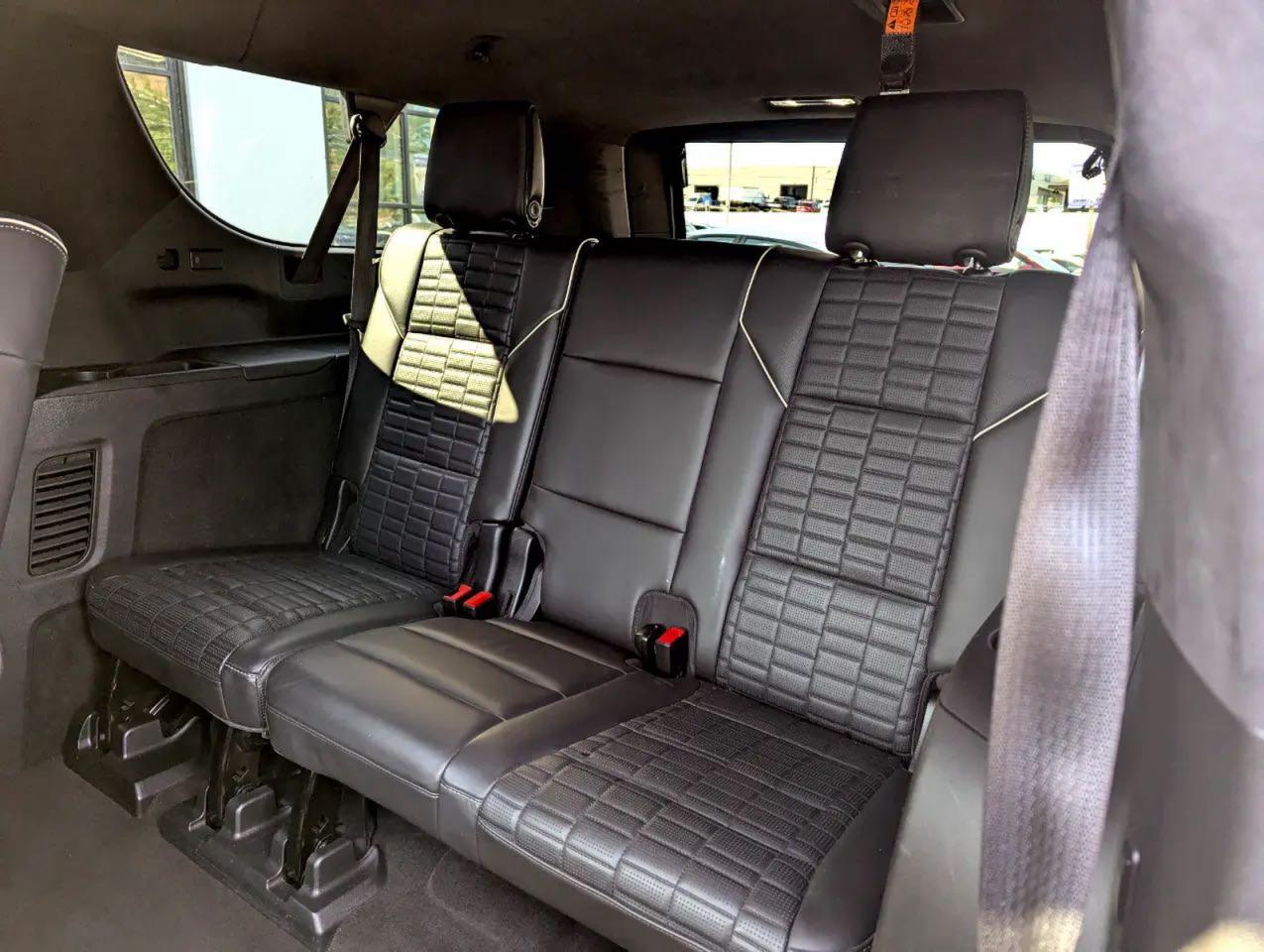 2022 Cadillac Escalade Esv Sport Platinum White vin: 1GYS4RKL0NR276XXX