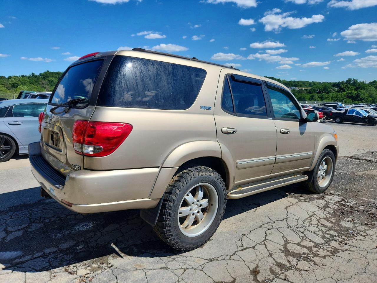2007 Toyota Sequoia Sr5 Золотой vin: 5TDZT34A07S291447
