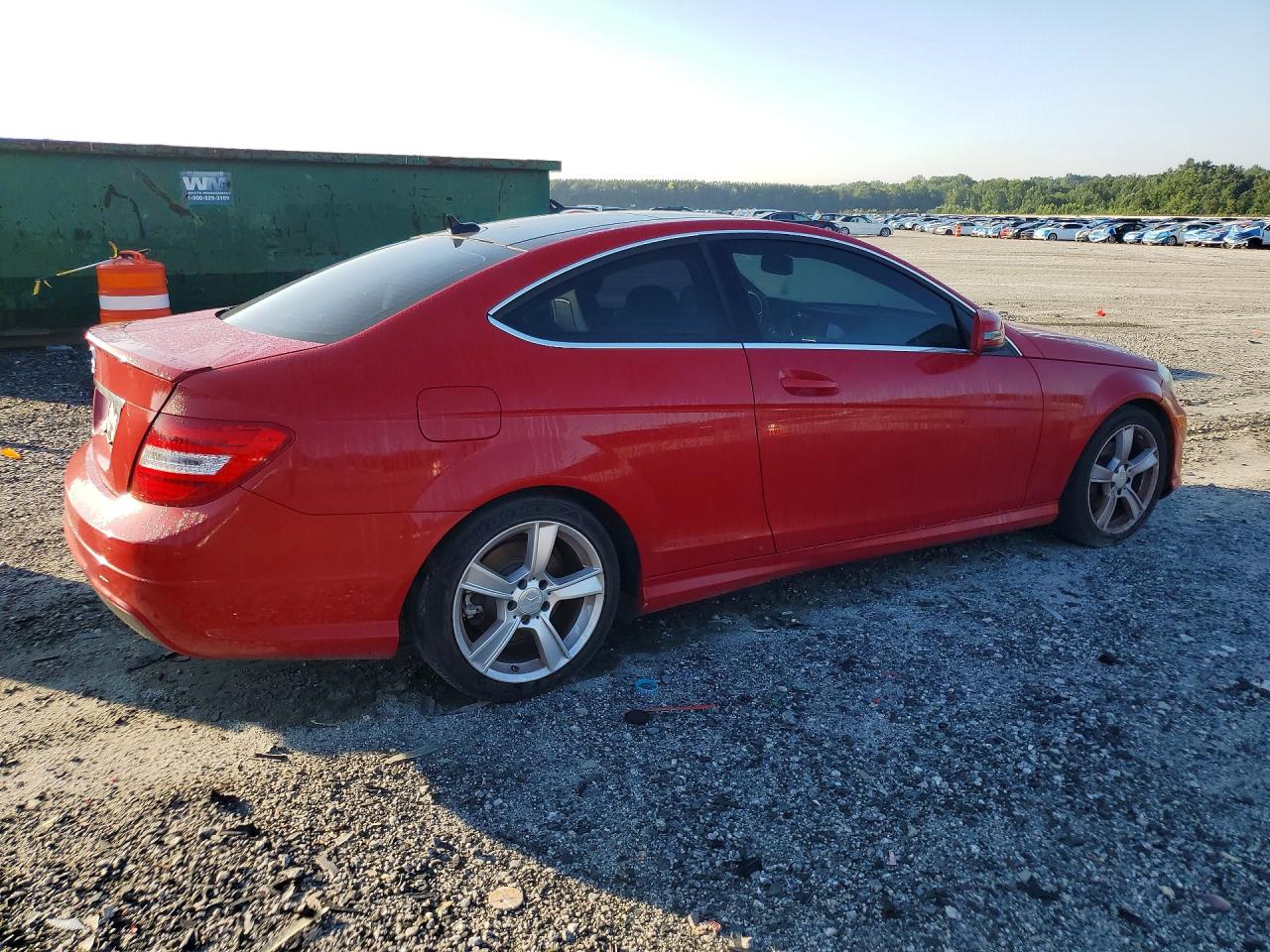 2015 Mercedes-benz C 250 Red vin: WDDGJ4HB1FG354317