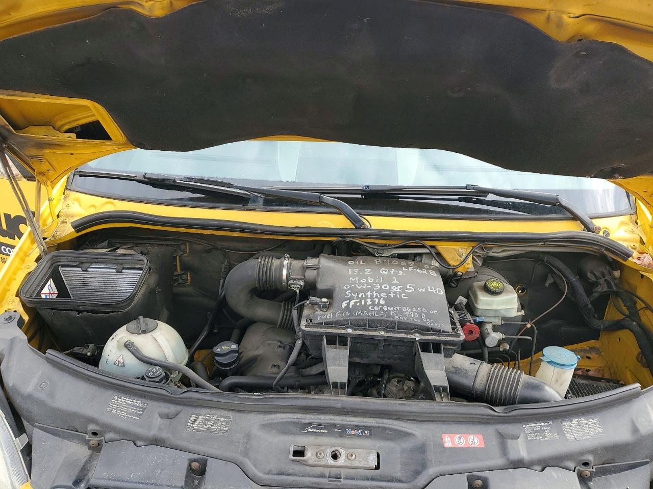 2011 Mercedes-benz Sprinter 2500 Yellow vin: WD3PE7CC9B5584817