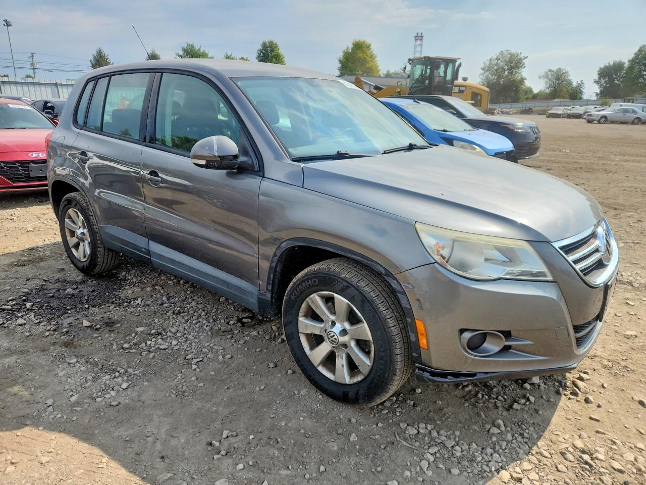 2010 Volkswagen Tiguan S Серебряный vin: WVGAV7AX6AW511832