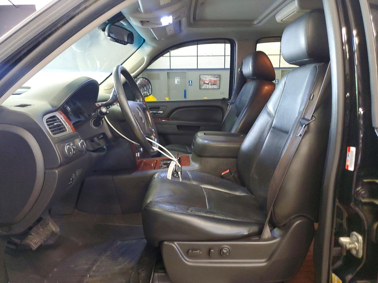 2013 Chevrolet Tahoe K1500 Ltz Черный vin: 1GNSKCE06DR377826