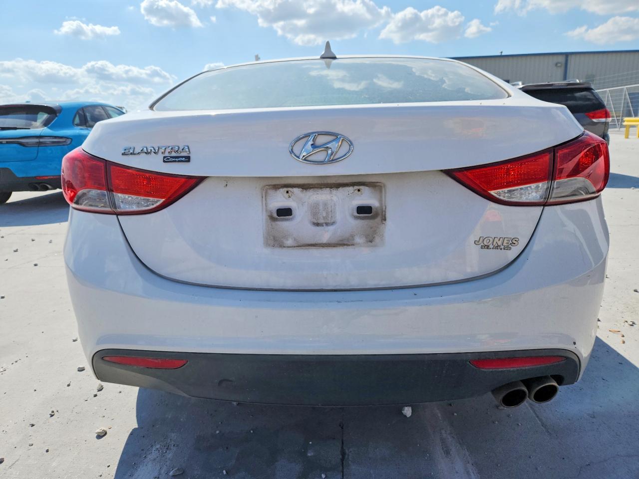 2013 Hyundai Elantra Coupe Gs White vin: KMHDH6AE4DU014386