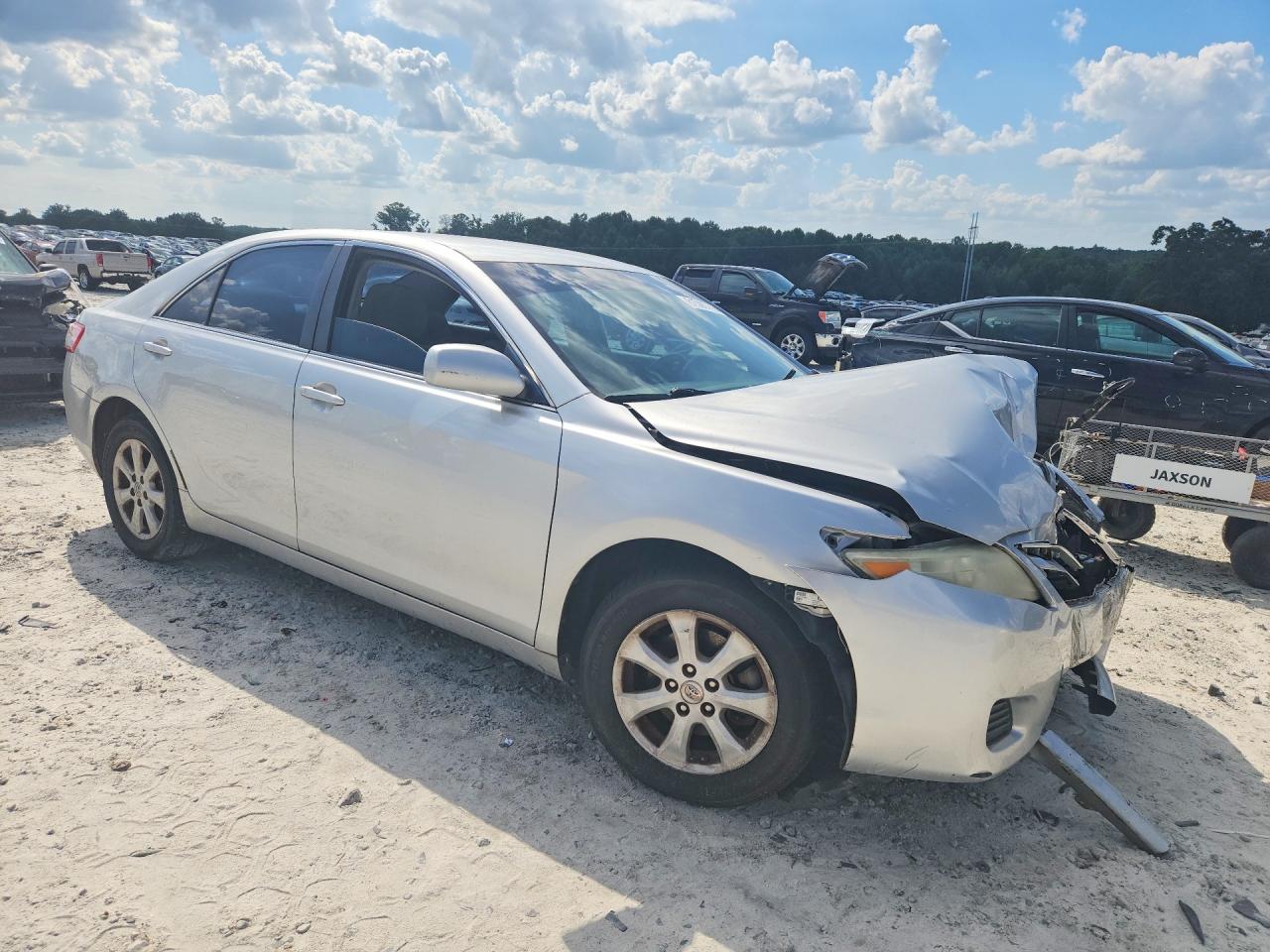 2011 Toyota Camry Le Silver vin: 4T1BF3EK0BU610409