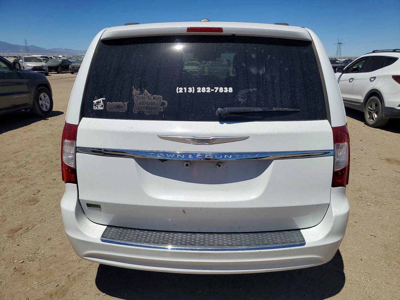 2014 Chrysler Town & Country Touring White vin: 2C4RC1BG4ER446177