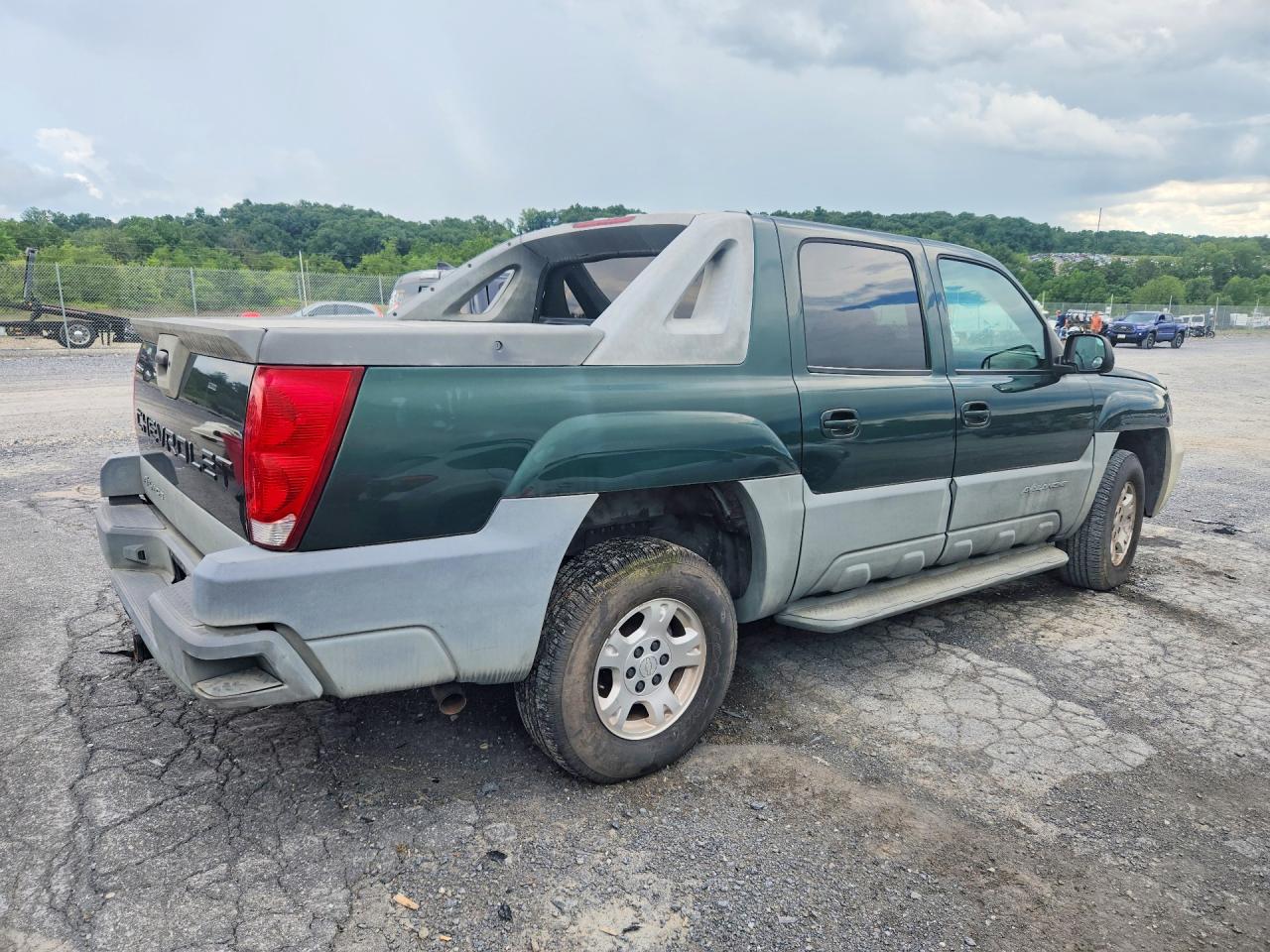 2002 Chevrolet Avalanche K1500 Green vin: 3GNEK13T62G172924