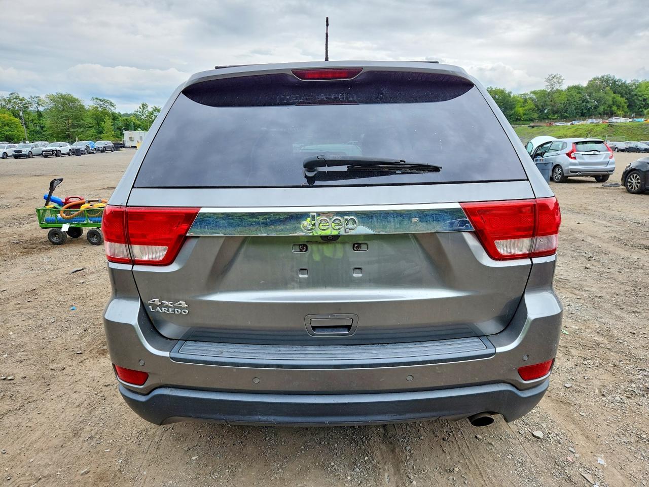 2013 Jeep Grand Cherokee Laredo Серый vin: 1C4RJFAG0DC542612