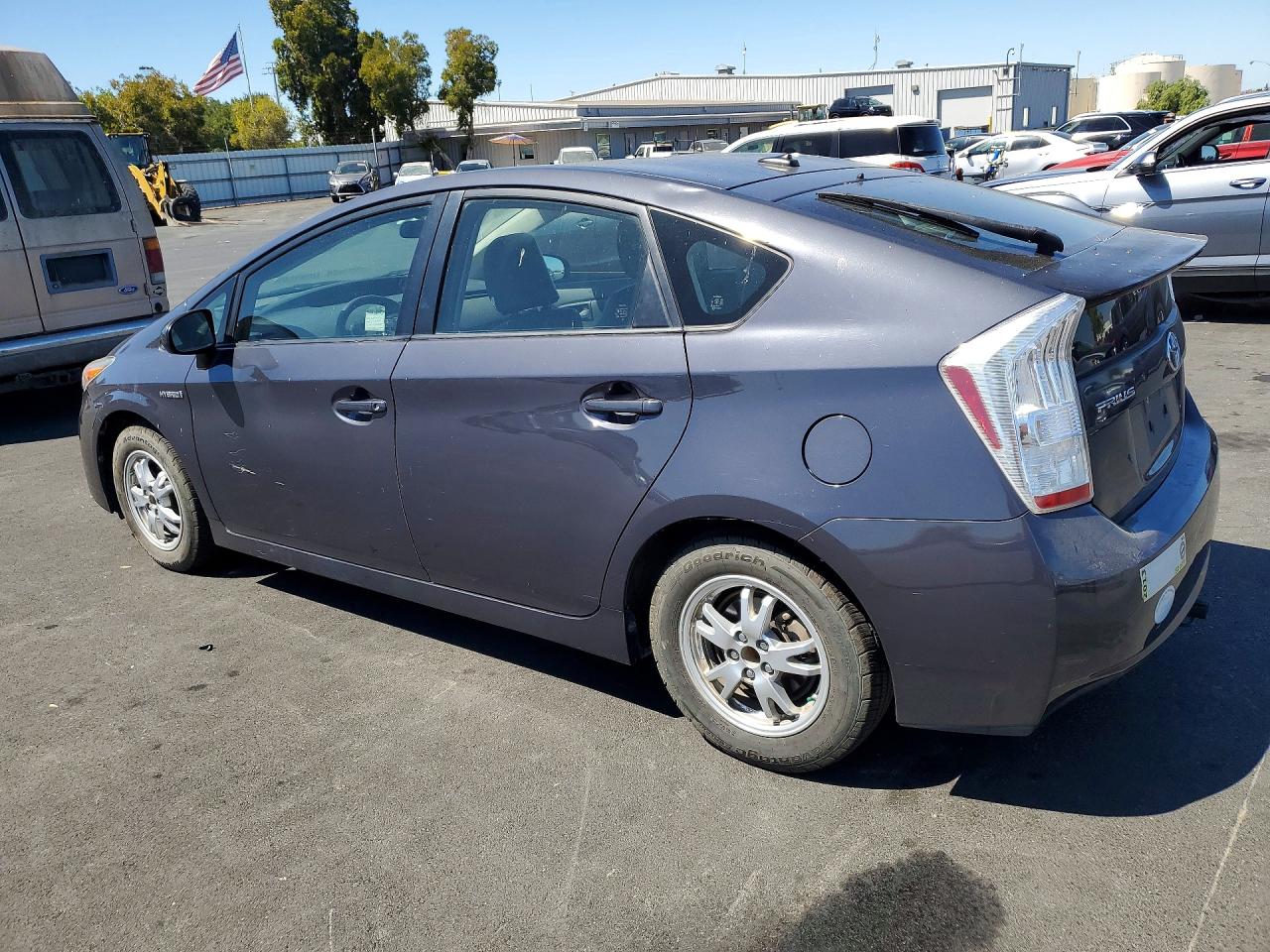 2011 Toyota Prius Three Серый vin: JTDKN3DU5B0296161