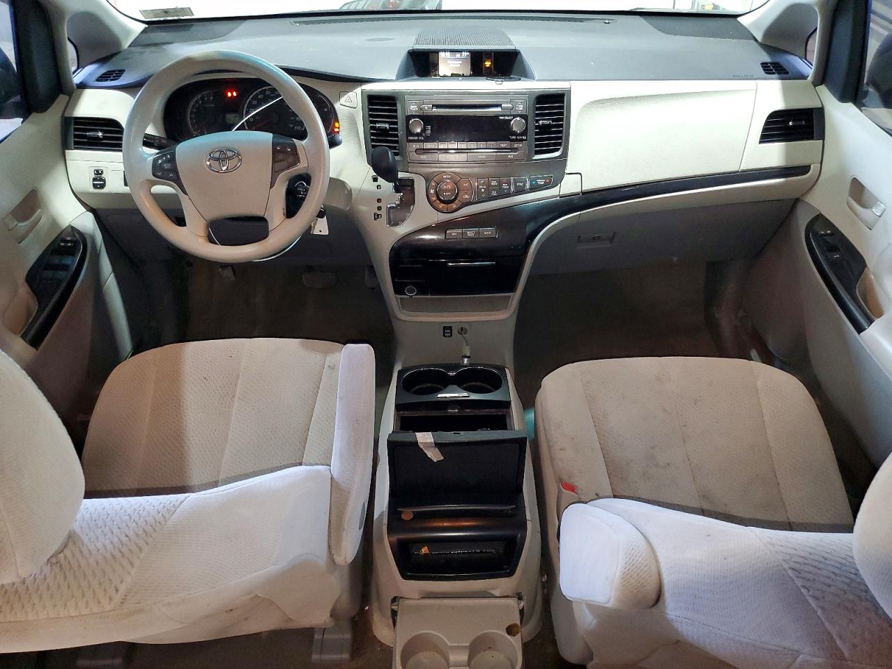 2013 Toyota Sienna Le Silver vin: 5TDKK3DC5DS333239